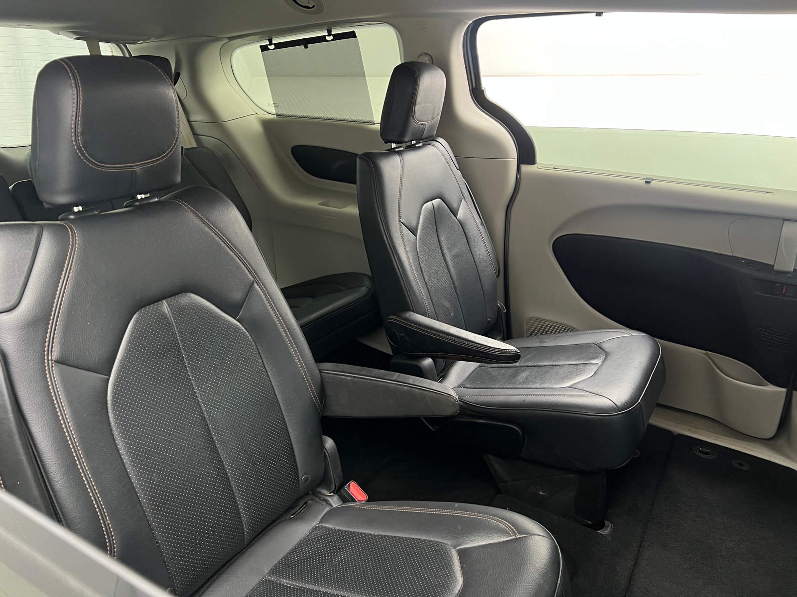 Thumbnail: 2018 Chrysler Pacifica - 5