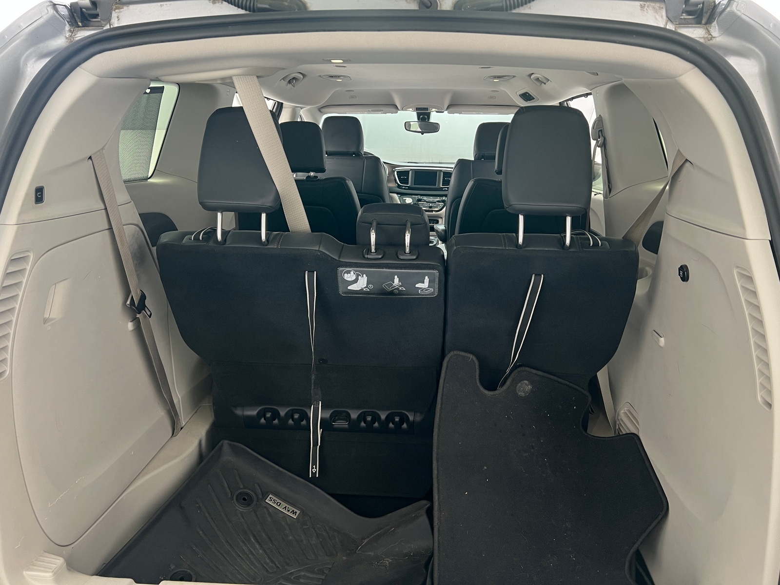 Thumbnail: 2018 Chrysler Pacifica - 6