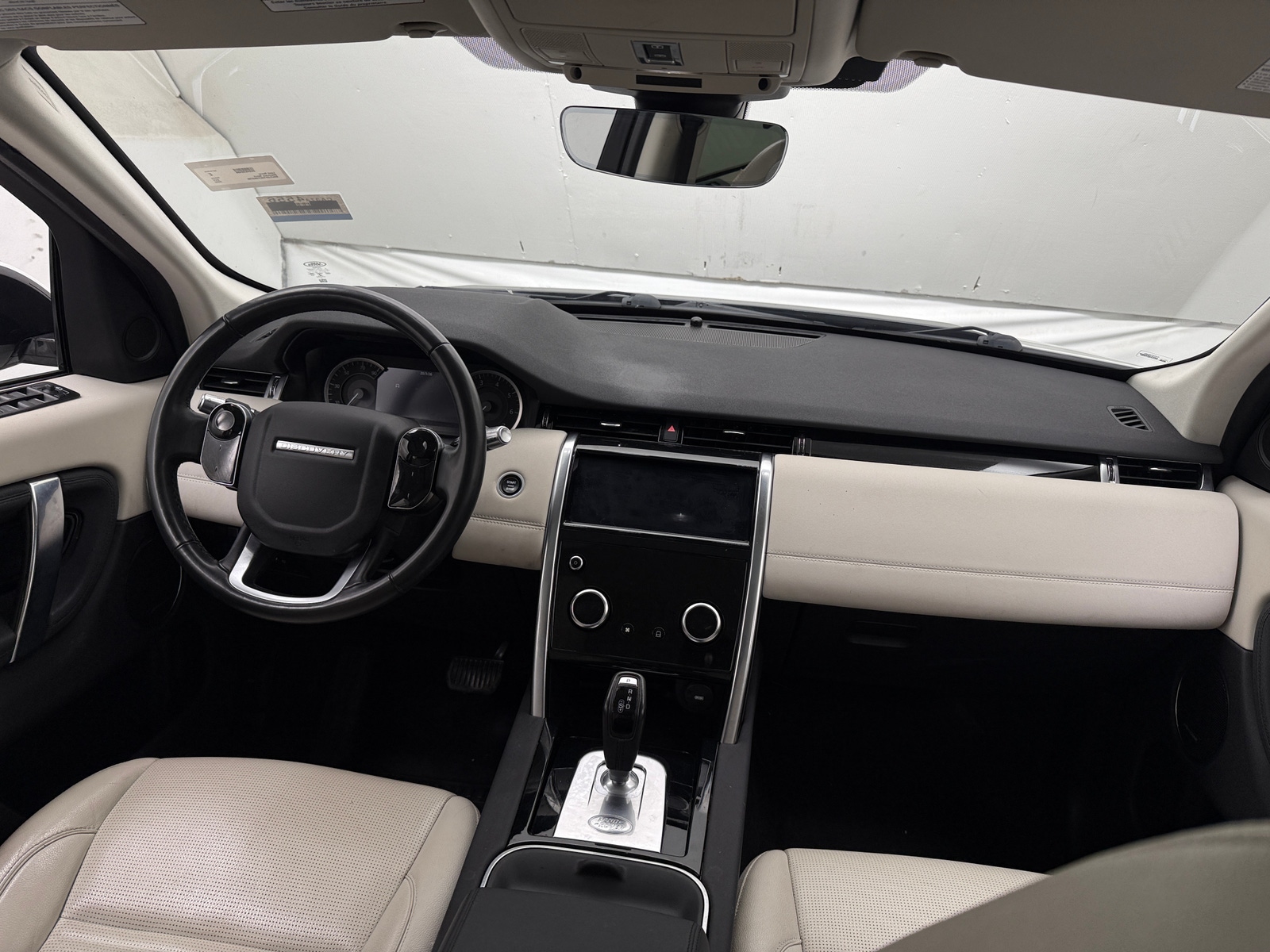 Thumbnail: 2020 Land Rover Discovery Sport - 2