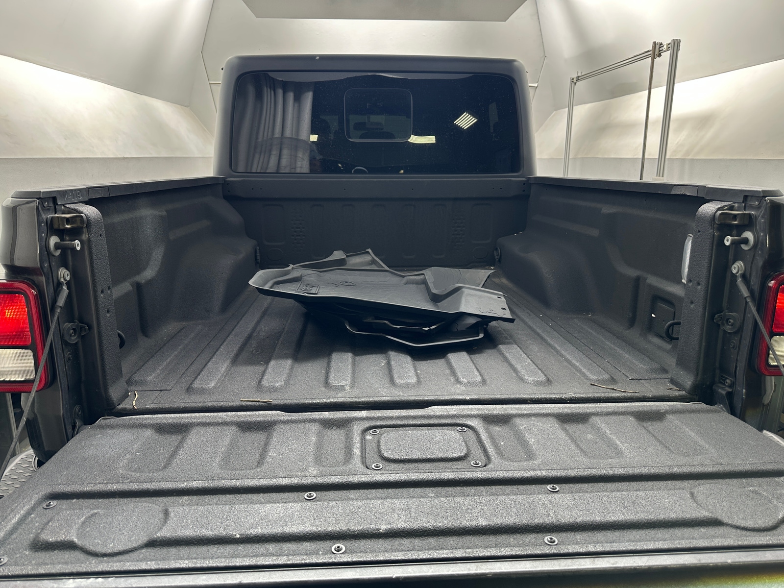 Thumbnail: 2021 Jeep Gladiator - 7