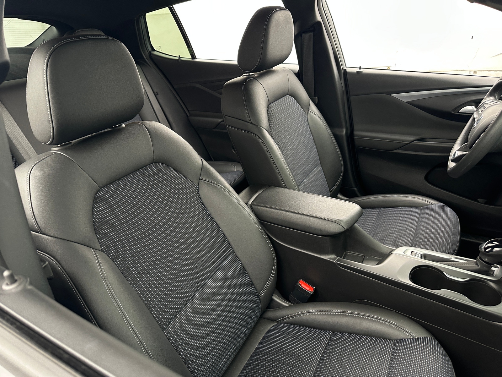 Thumbnail: 2025 Buick Envista - 2