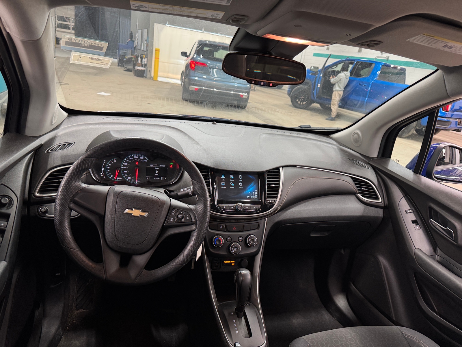 Thumbnail: 2017 Chevrolet Trax - 3