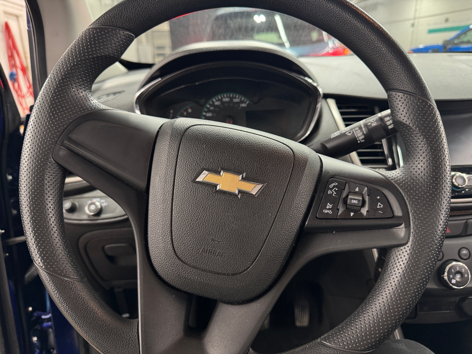 Thumbnail: 2017 Chevrolet Trax - 5