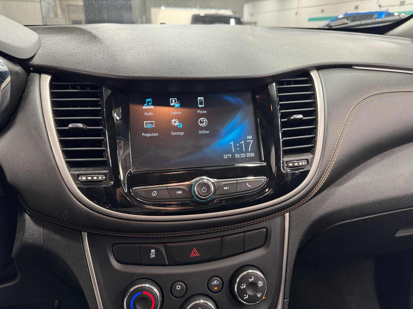 Thumbnail: 2017 Chevrolet Trax - 4