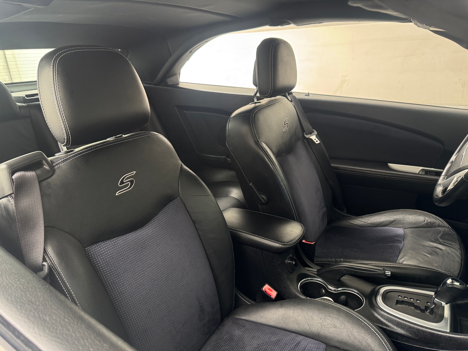 Thumbnail: 2012 Chrysler 200 - 2