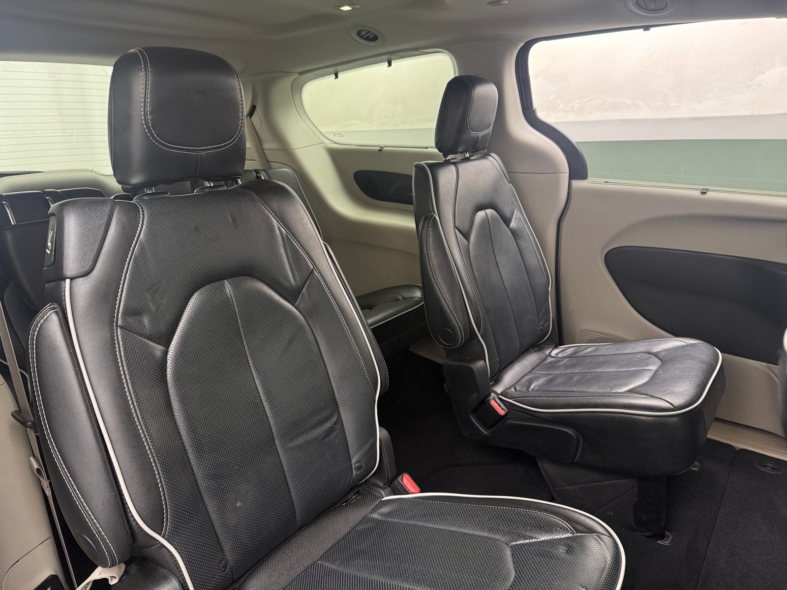 Thumbnail: 2022 Chrysler Pacifica - 5