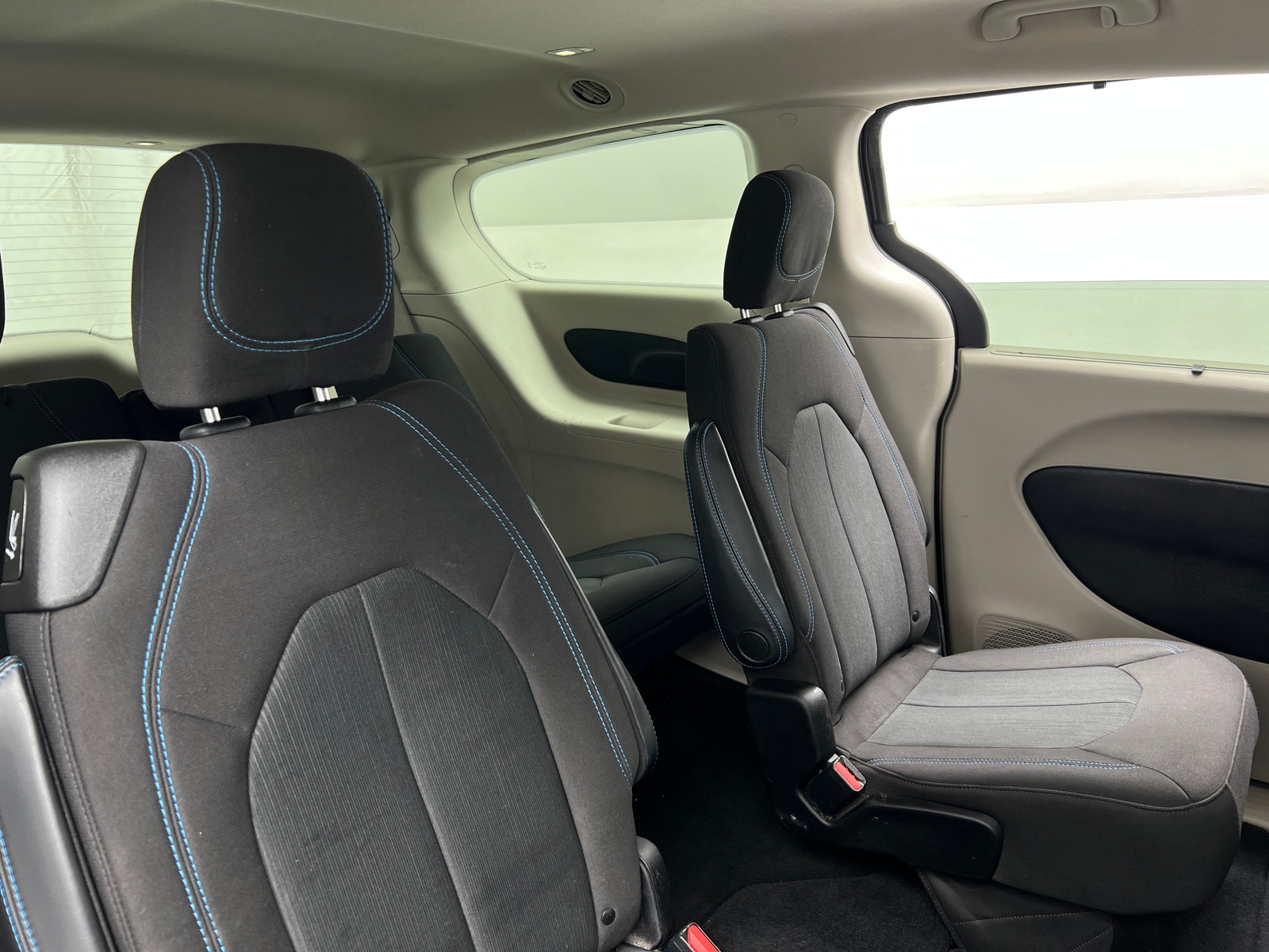 Thumbnail: 2021 Chrysler Pacifica - 6