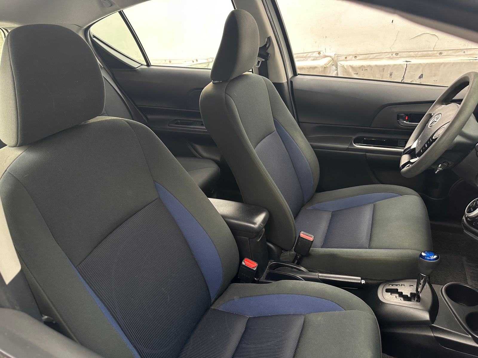 Thumbnail: 2018 Toyota Prius c - 2