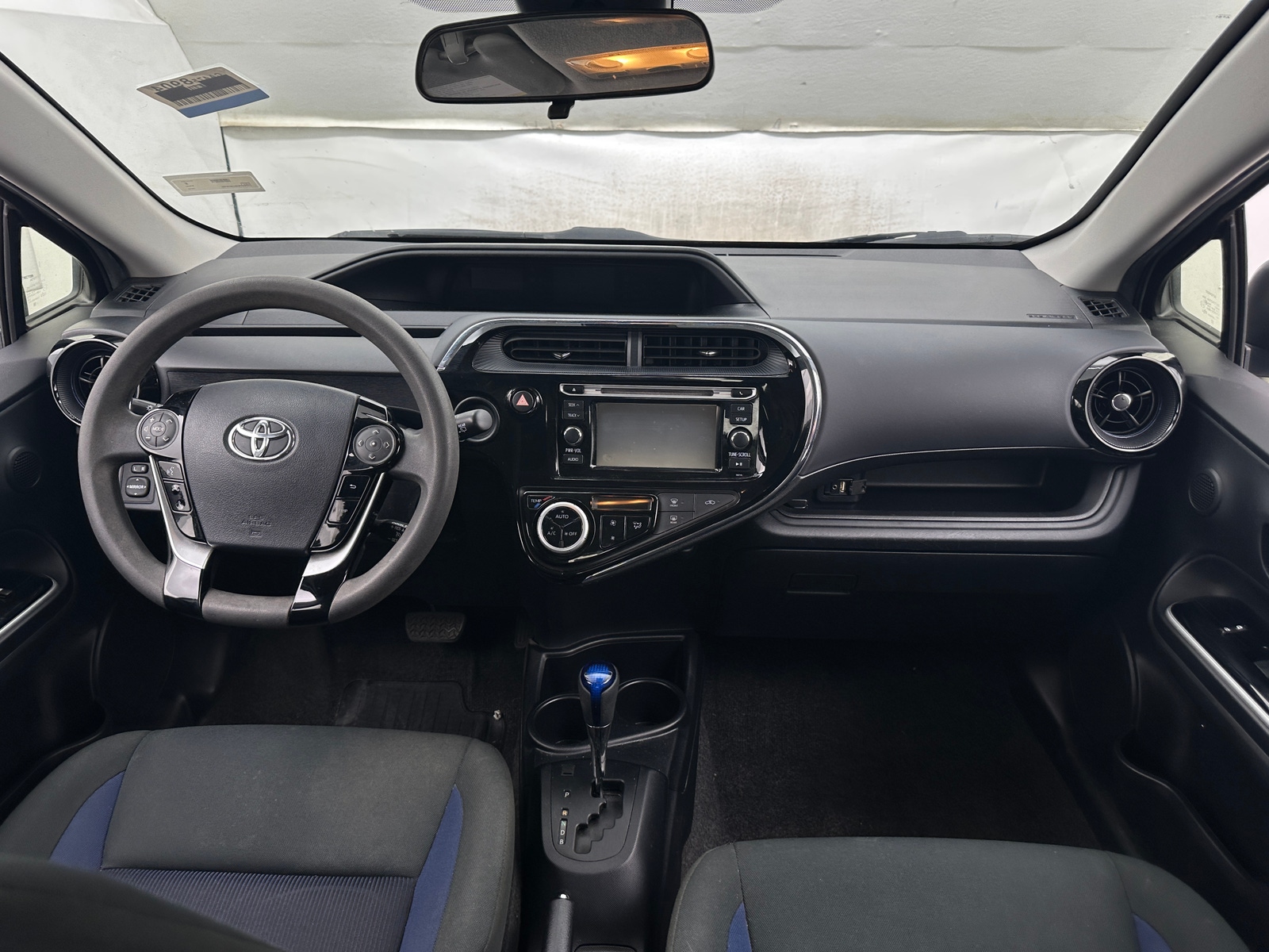 Thumbnail: 2018 Toyota Prius c - 3