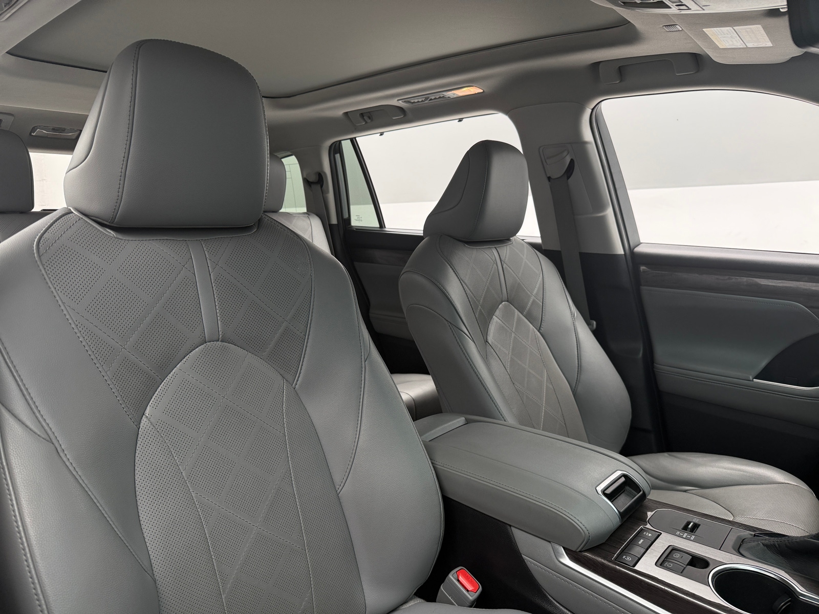 Thumbnail: 2020 Toyota Highlander - 2