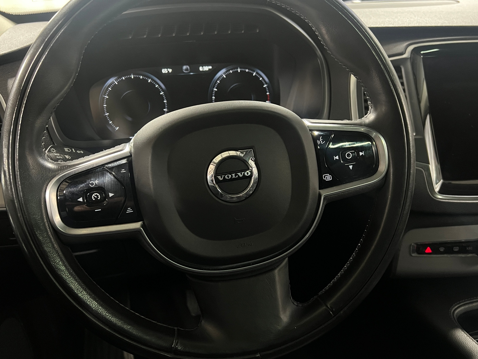 Thumbnail: 2021 Volvo XC90 - 4