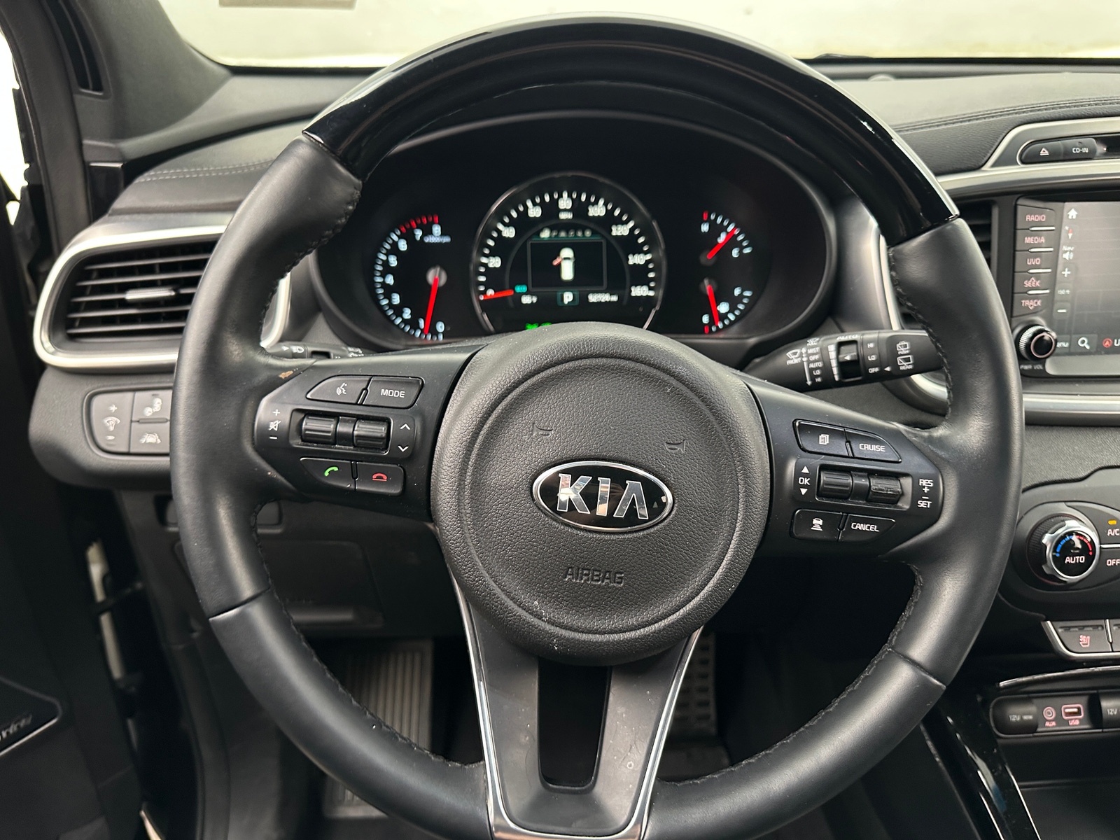 Thumbnail: 2018 Kia Sorento - 4