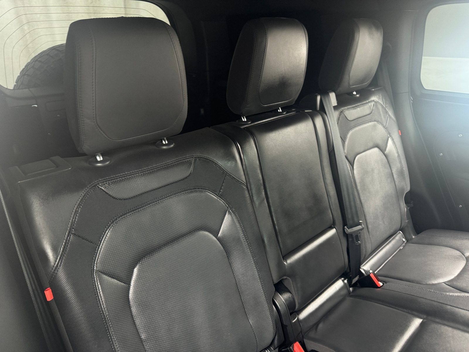 Thumbnail: 2024 Land Rover Defender - 5