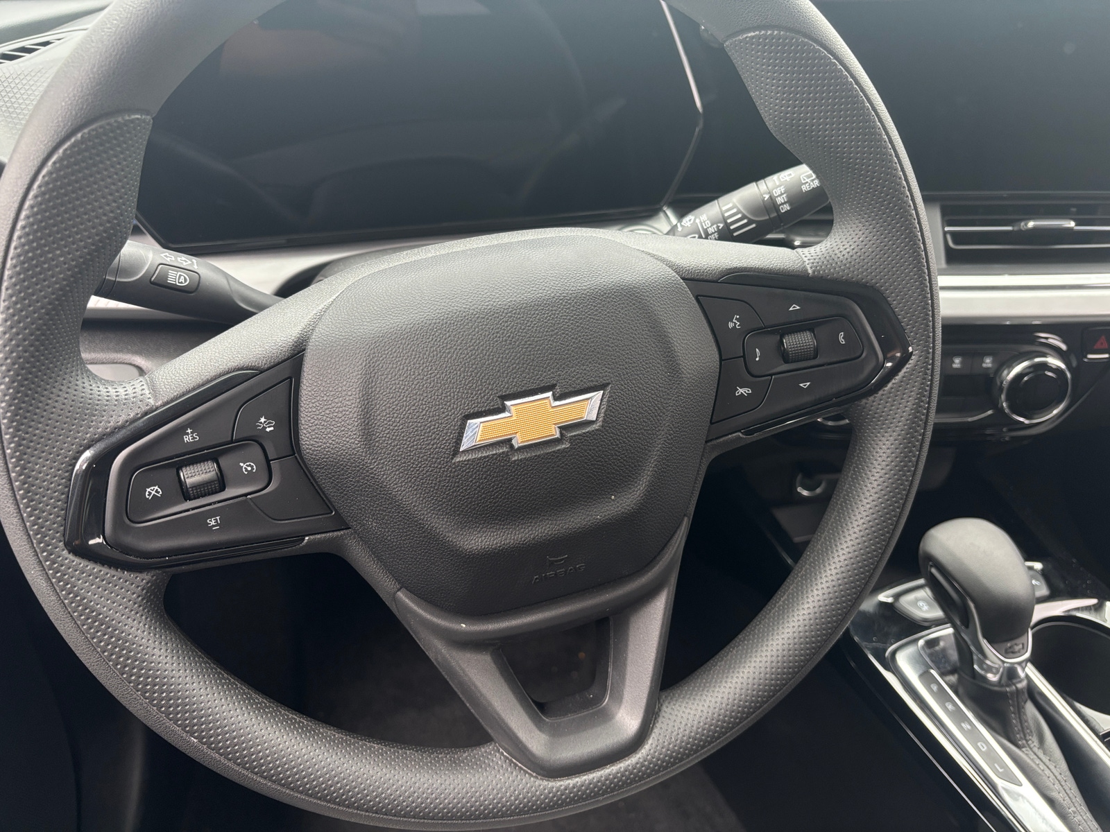 Thumbnail: 2025 Chevrolet Trax - 5