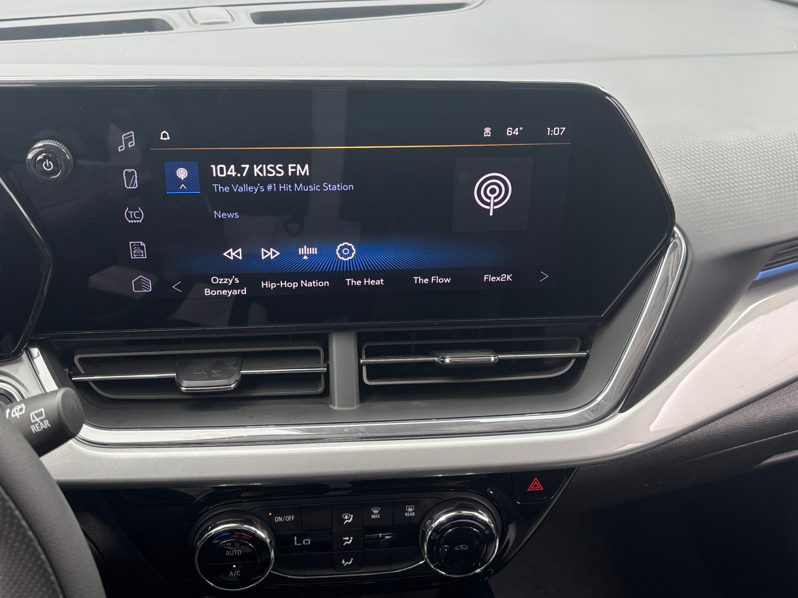 Thumbnail: 2025 Chevrolet Trax - 4