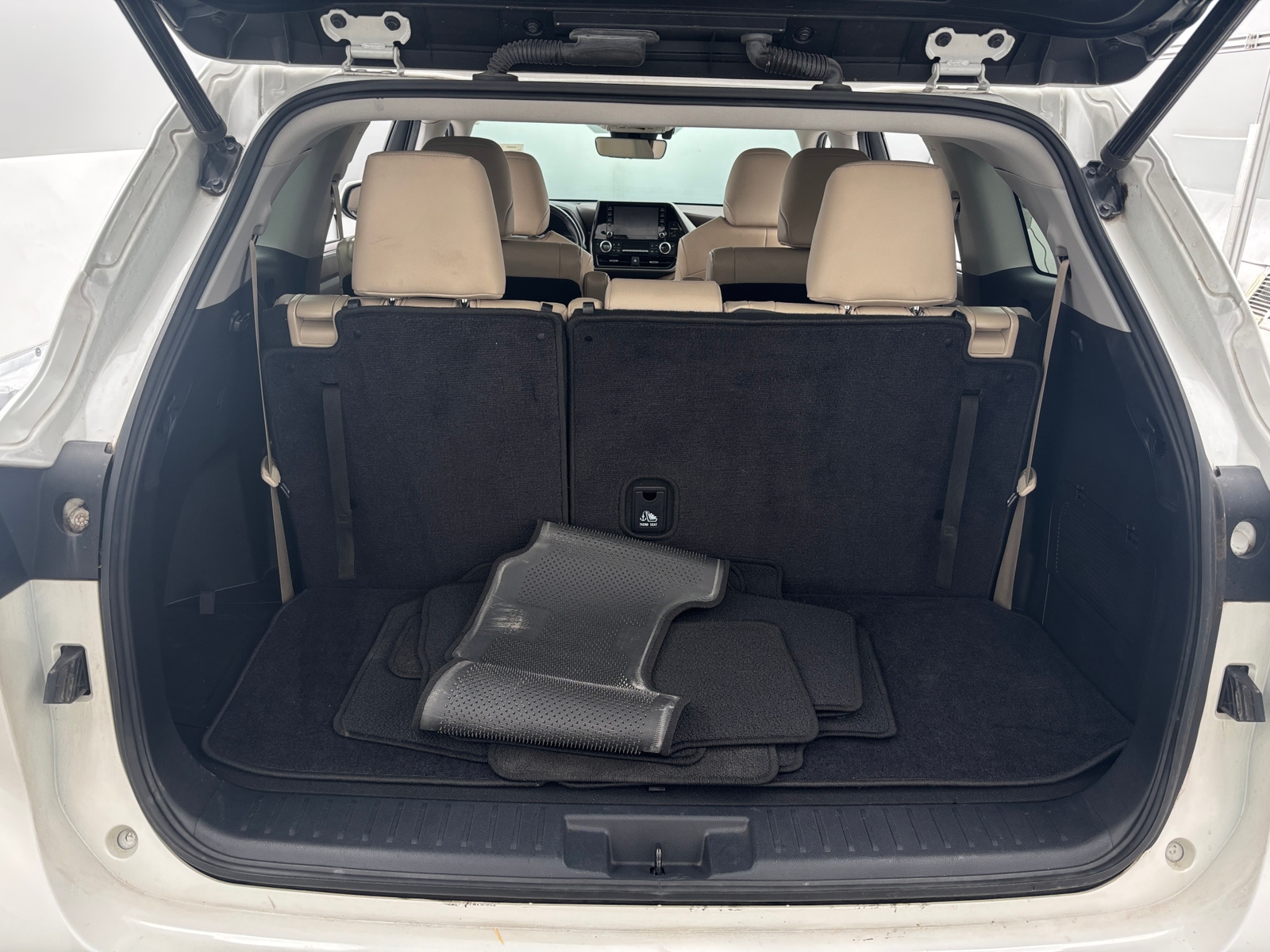 Thumbnail: 2020 Toyota Highlander - 6