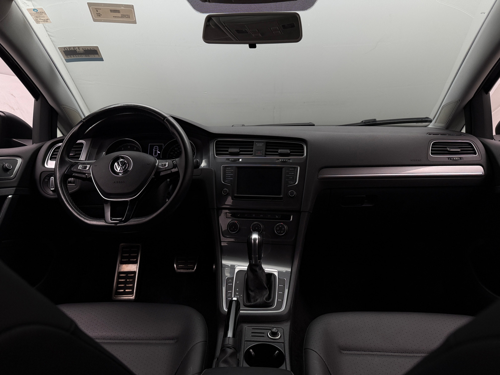 Thumbnail: 2017 Volkswagen Golf - 2