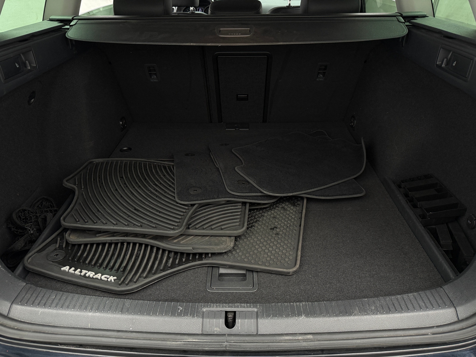 Thumbnail: 2017 Volkswagen Golf - 6