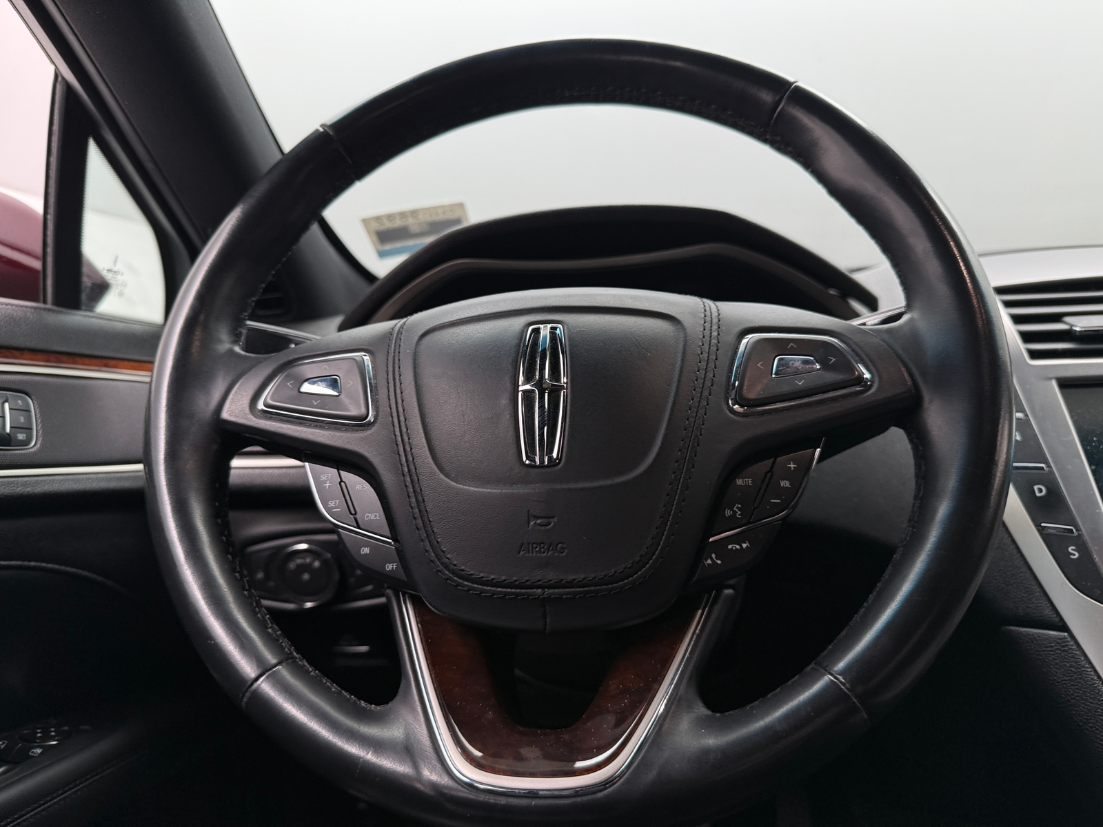 Thumbnail: 2017 Lincoln MKZ - 4