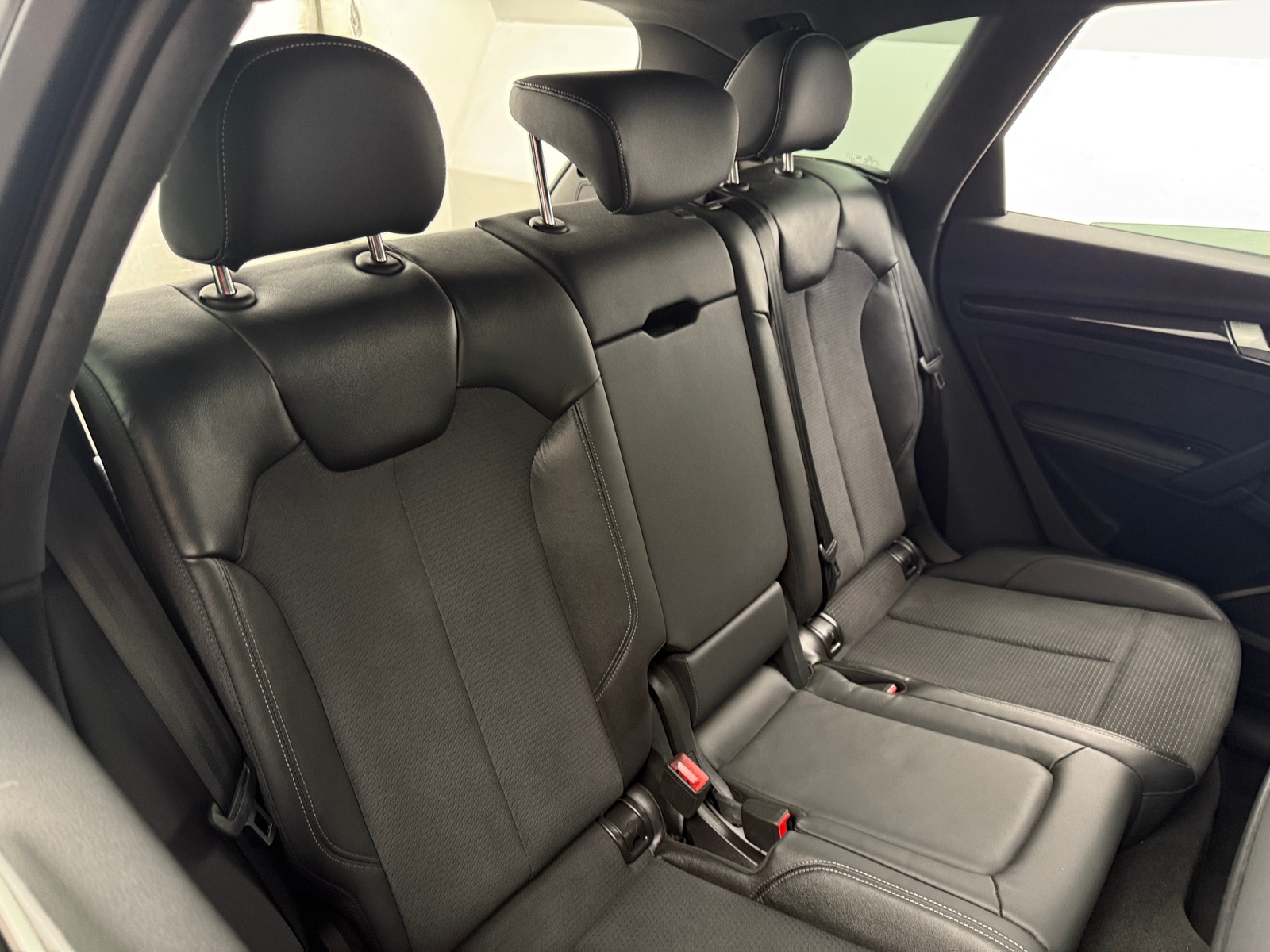 Thumbnail: 2022 Audi SQ5 - 5