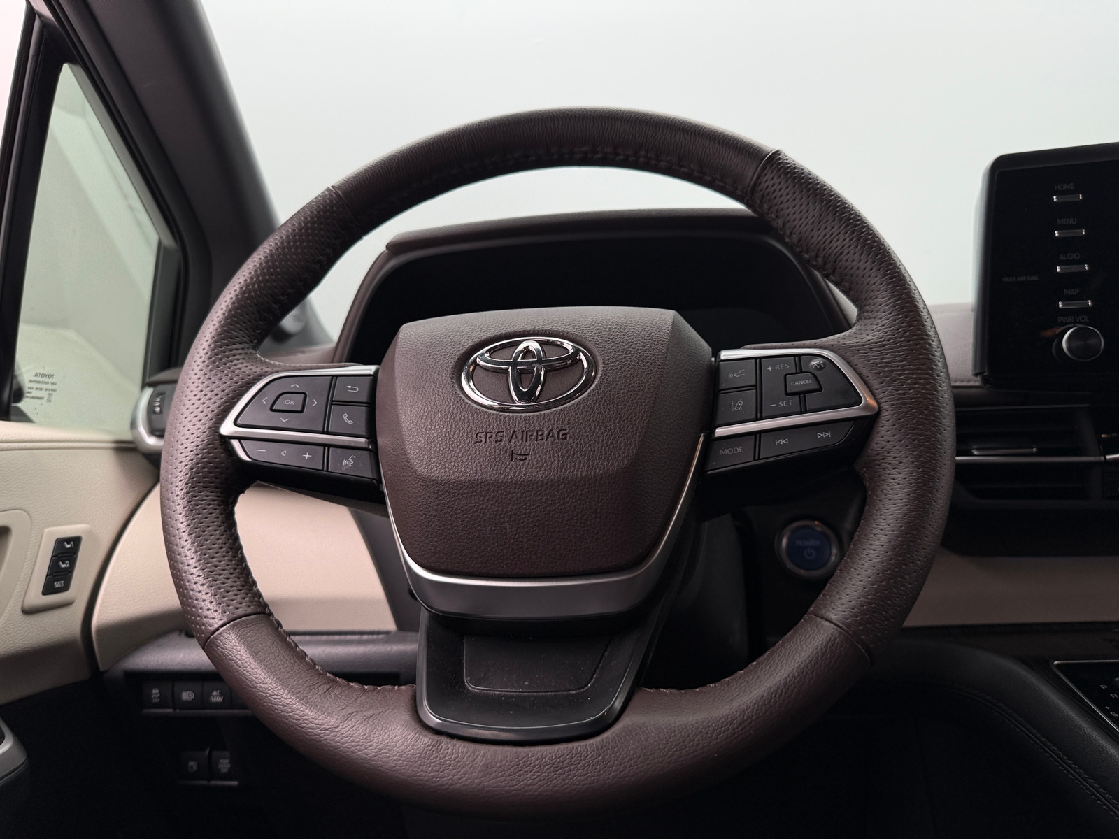 Thumbnail: 2021 Toyota Sienna - 4