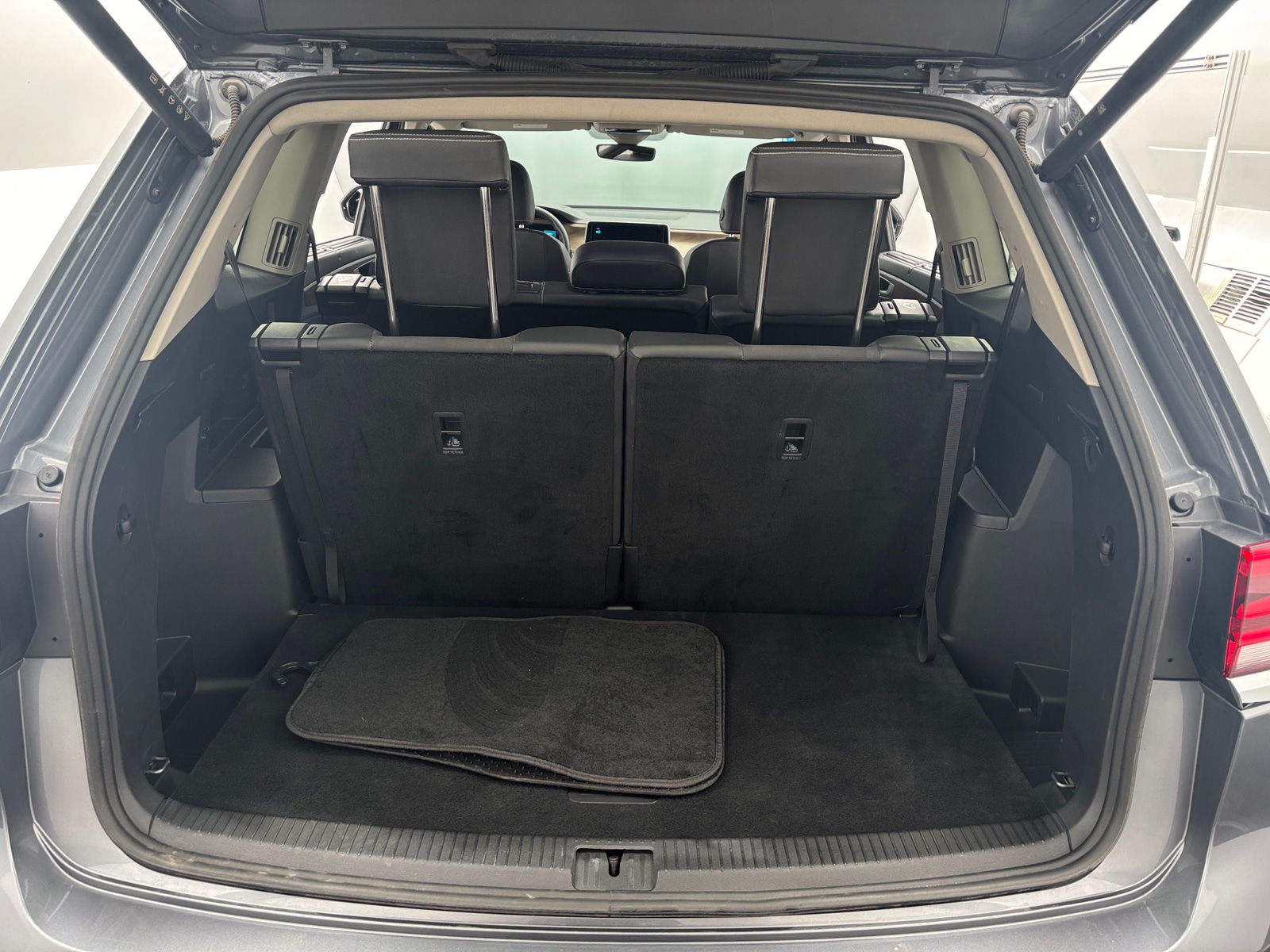 Thumbnail: 2025 Volkswagen Atlas - 6