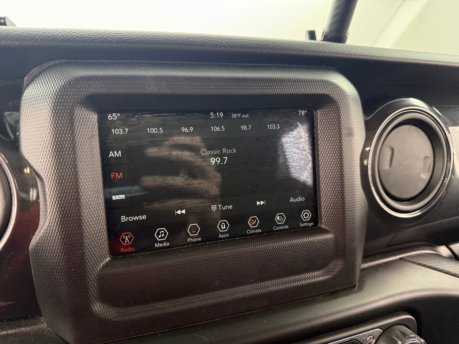 Thumbnail: 2022 Jeep Gladiator - 4