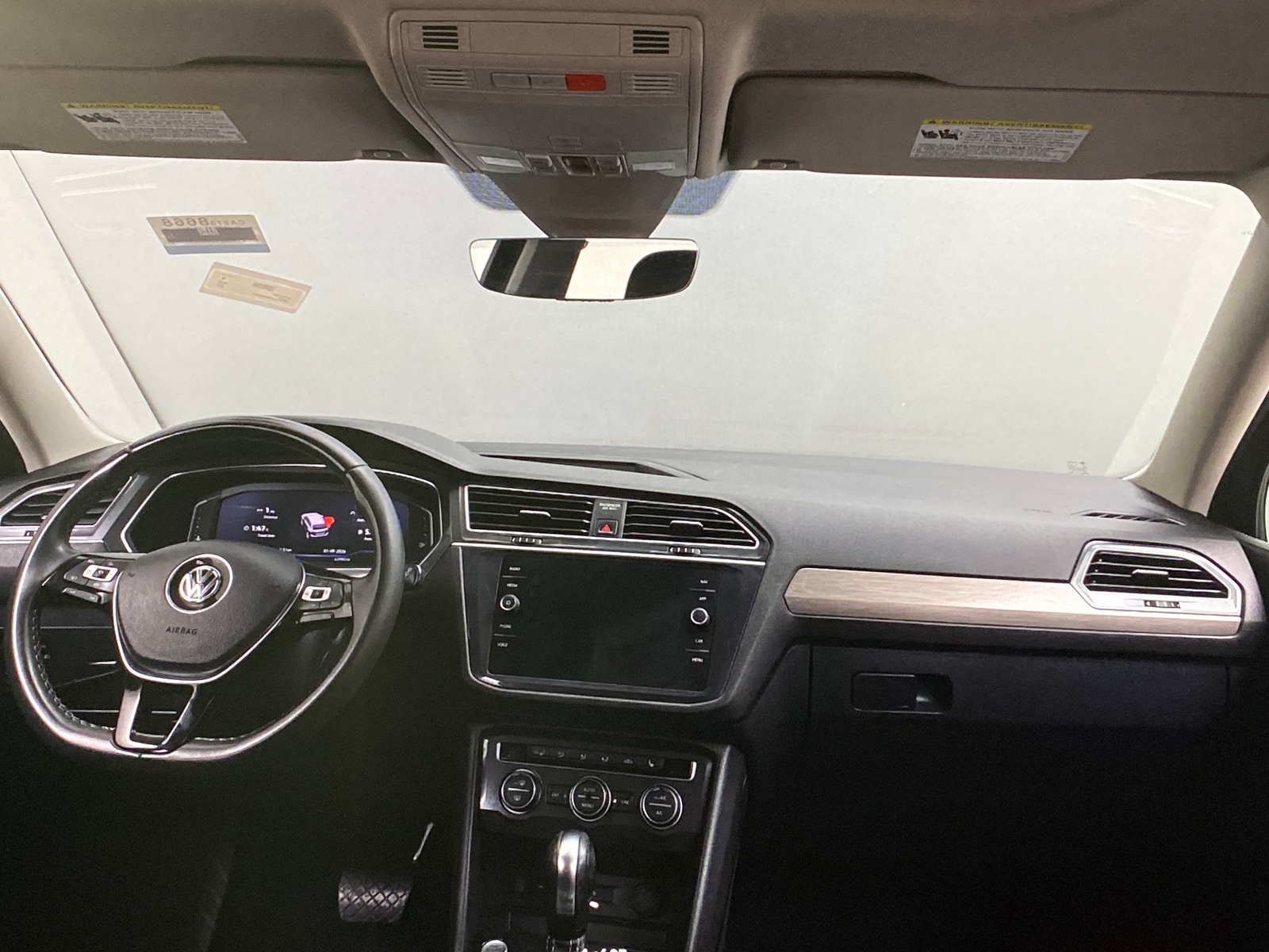 Thumbnail: 2021 Volkswagen Tiguan - 3