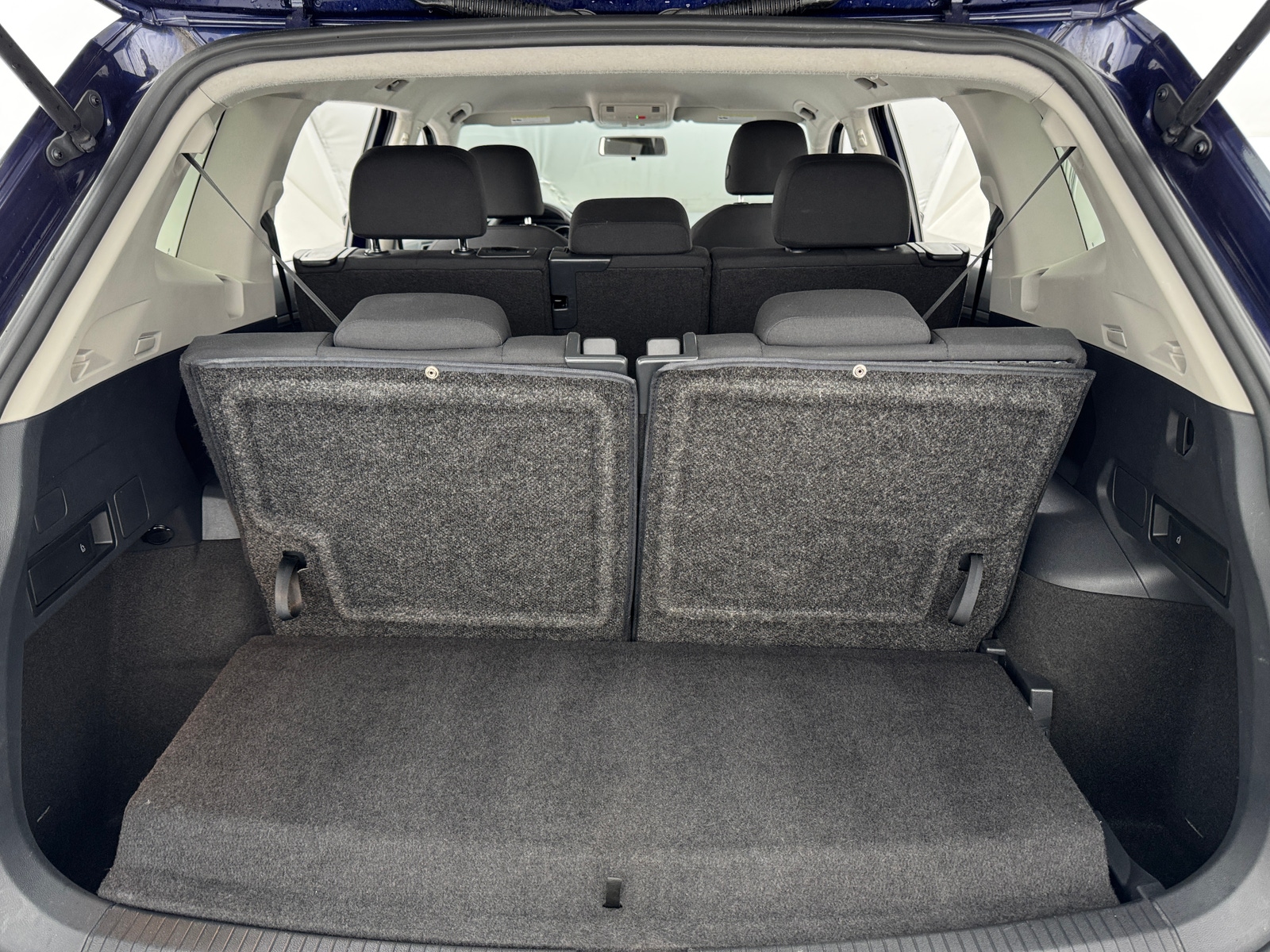 Thumbnail: 2021 Volkswagen Tiguan - 7