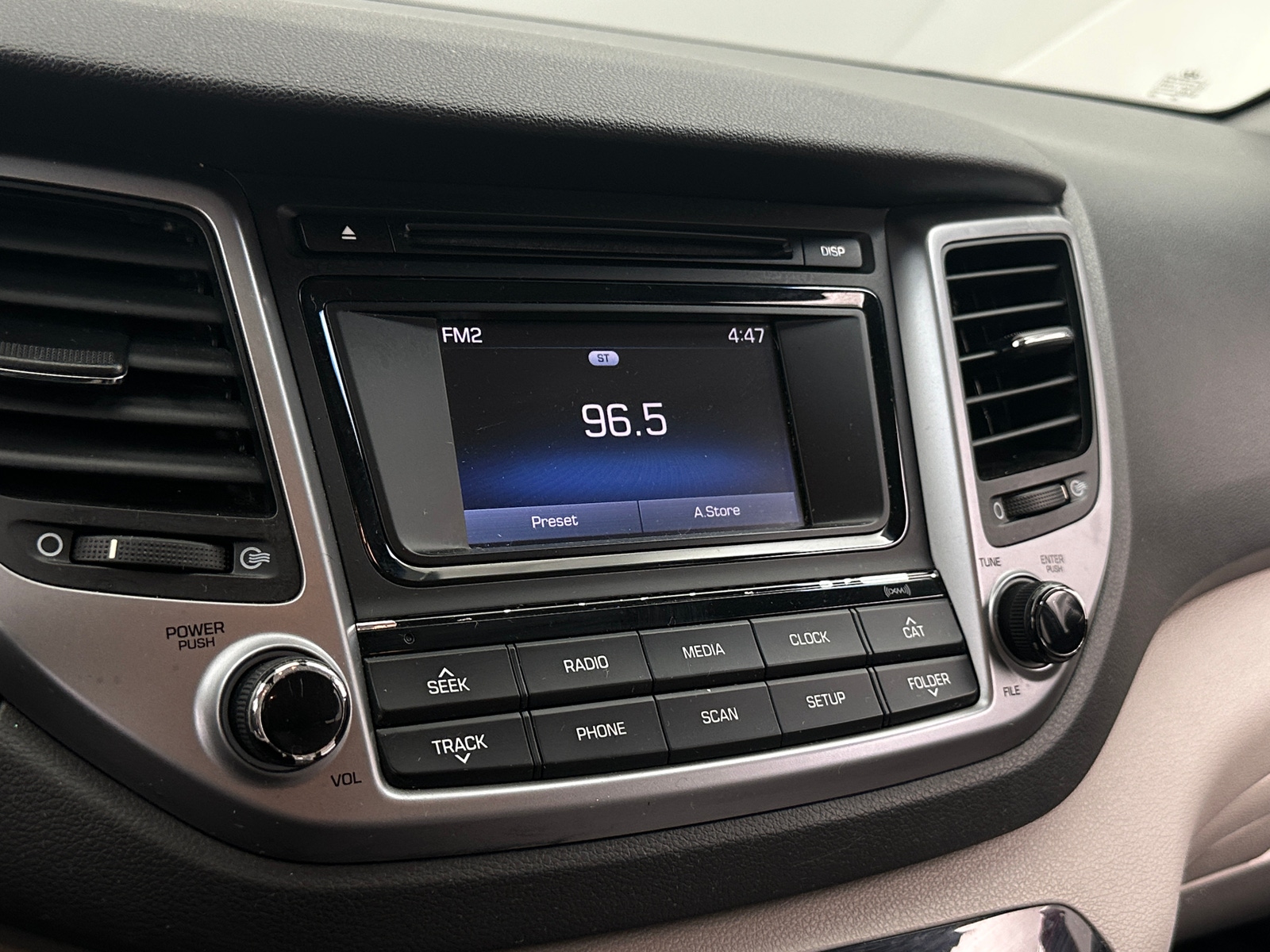 Thumbnail: 2017 Hyundai Tucson - 4