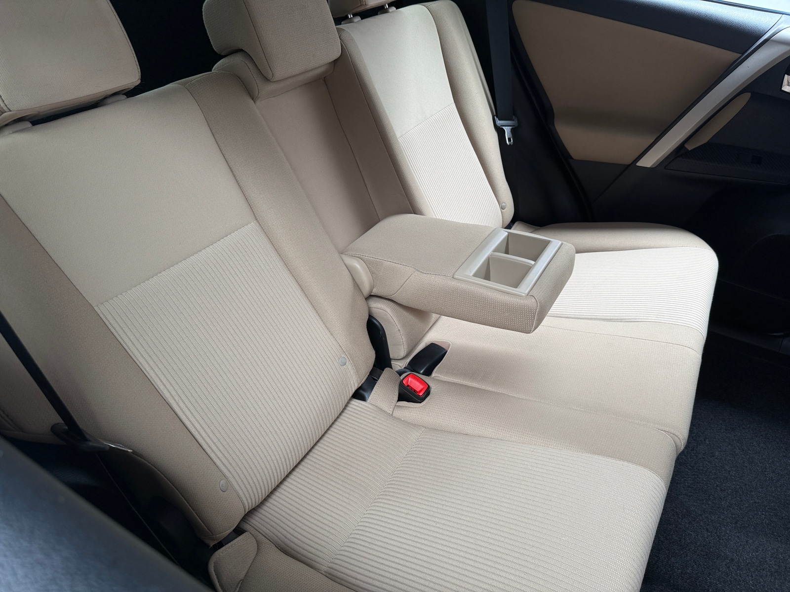 Thumbnail: 2015 Toyota RAV4 - 6
