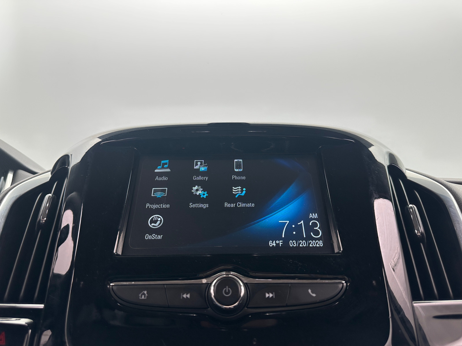 Thumbnail: 2019 Chevrolet Traverse - 4