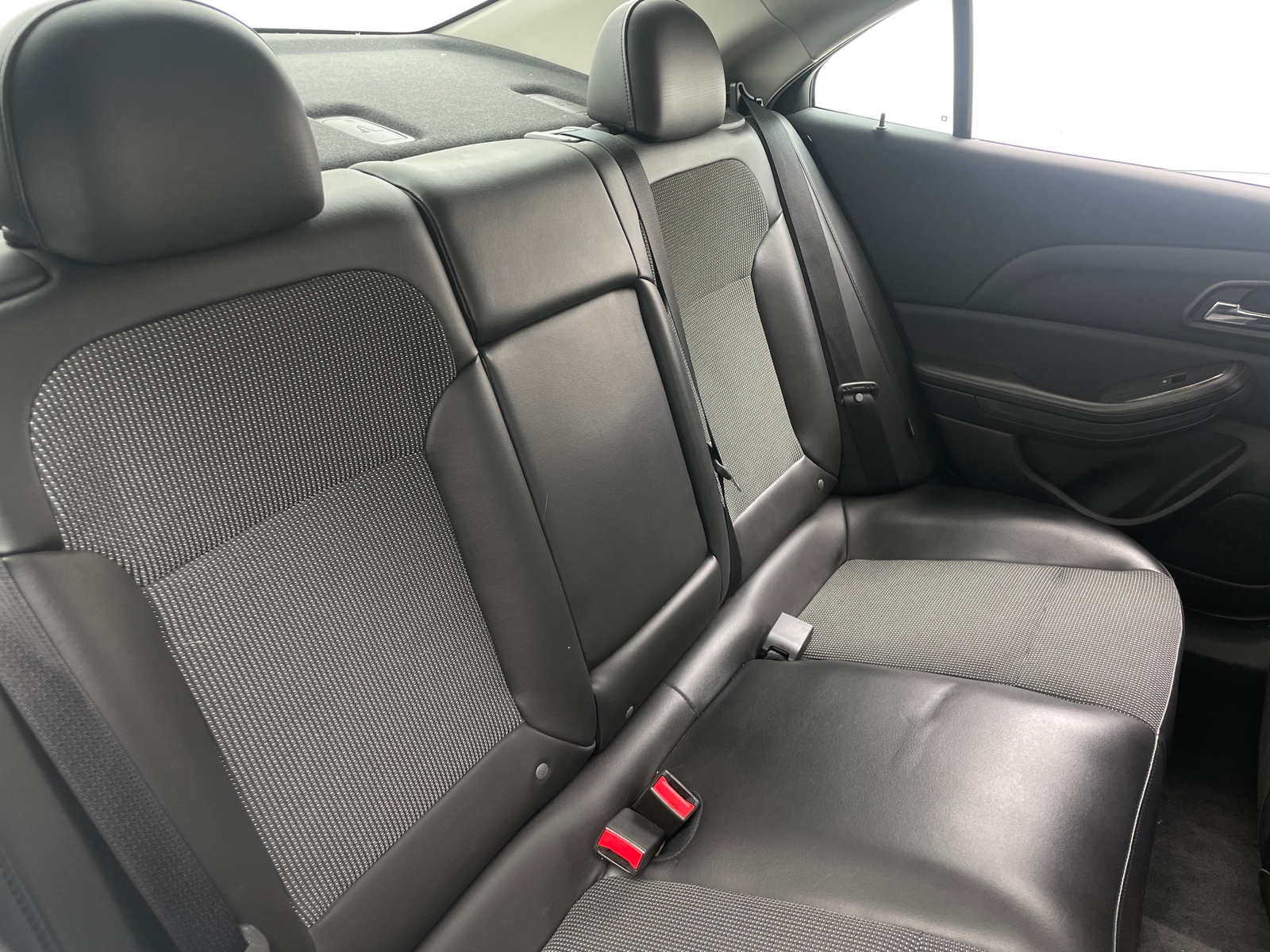 Thumbnail: 2016 Chevrolet Malibu - 6