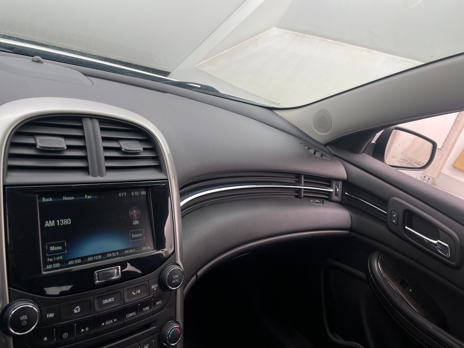 Thumbnail: 2016 Chevrolet Malibu - 4