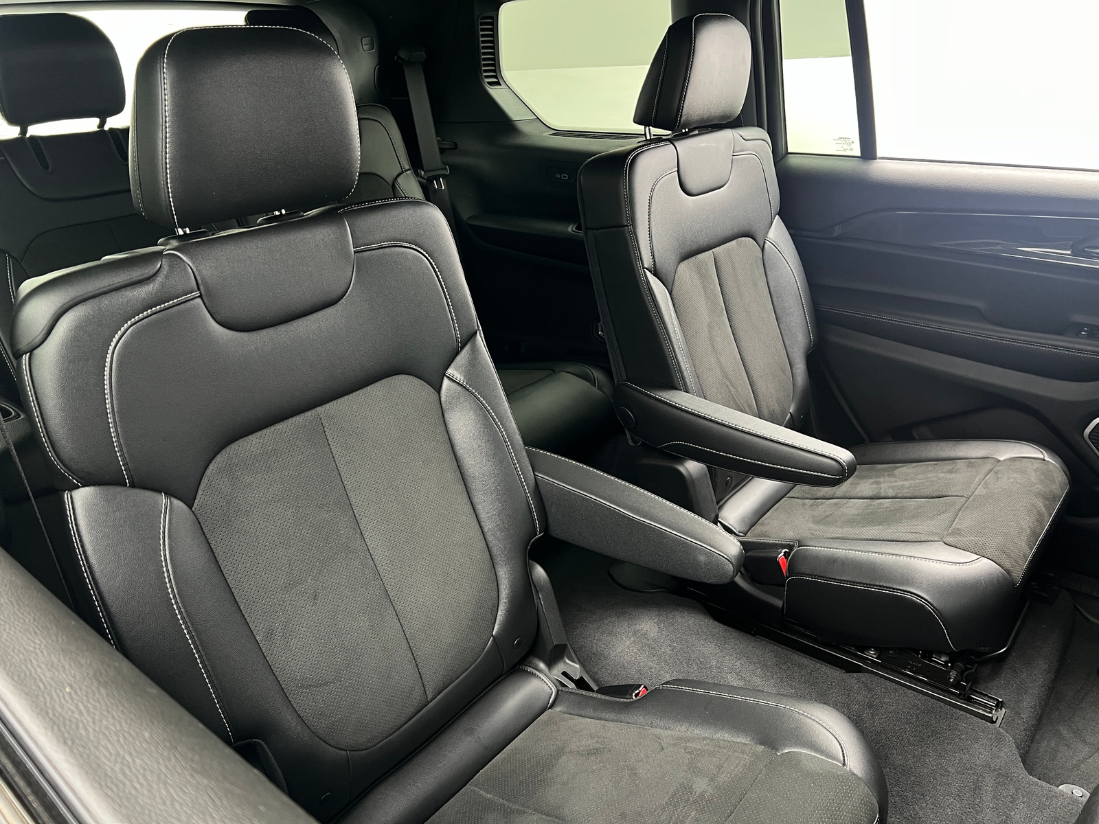 Thumbnail: 2022 Jeep Grand Cherokee L - 5