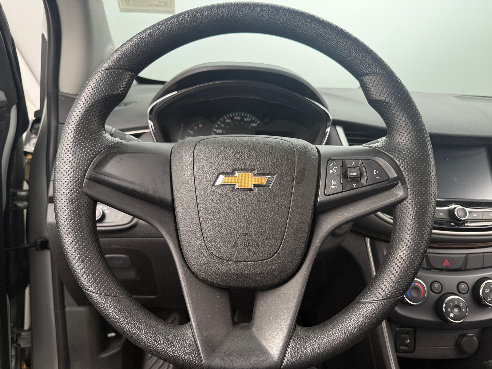 Thumbnail: 2017 Chevrolet Trax - 5