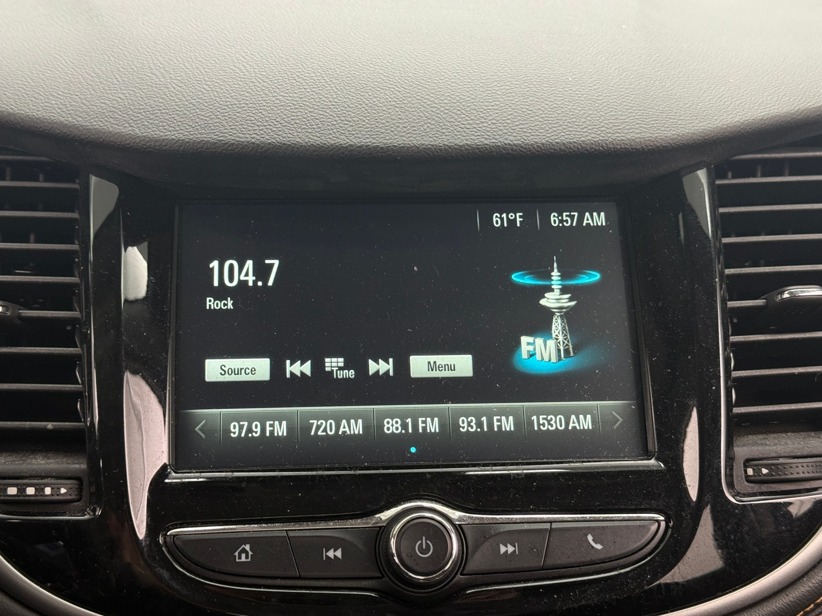 Thumbnail: 2017 Chevrolet Trax - 4