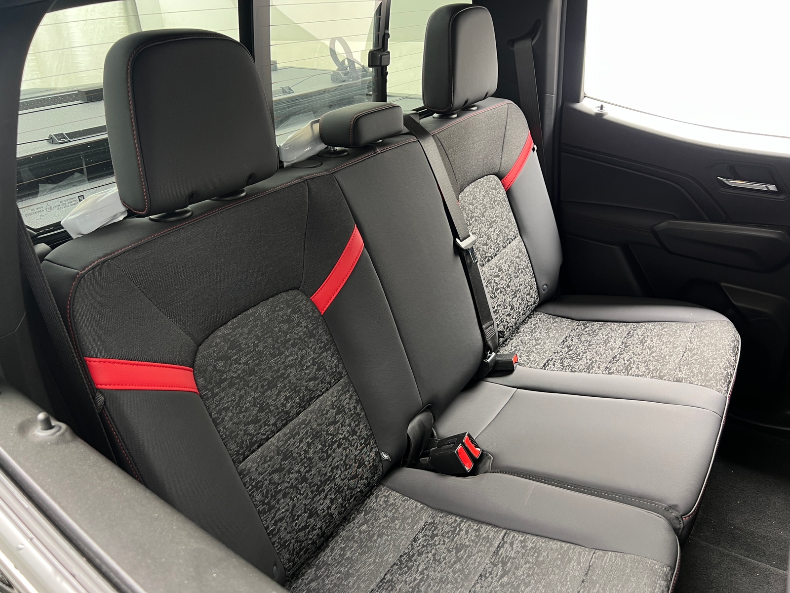 Thumbnail: 2024 Chevrolet Colorado - 6