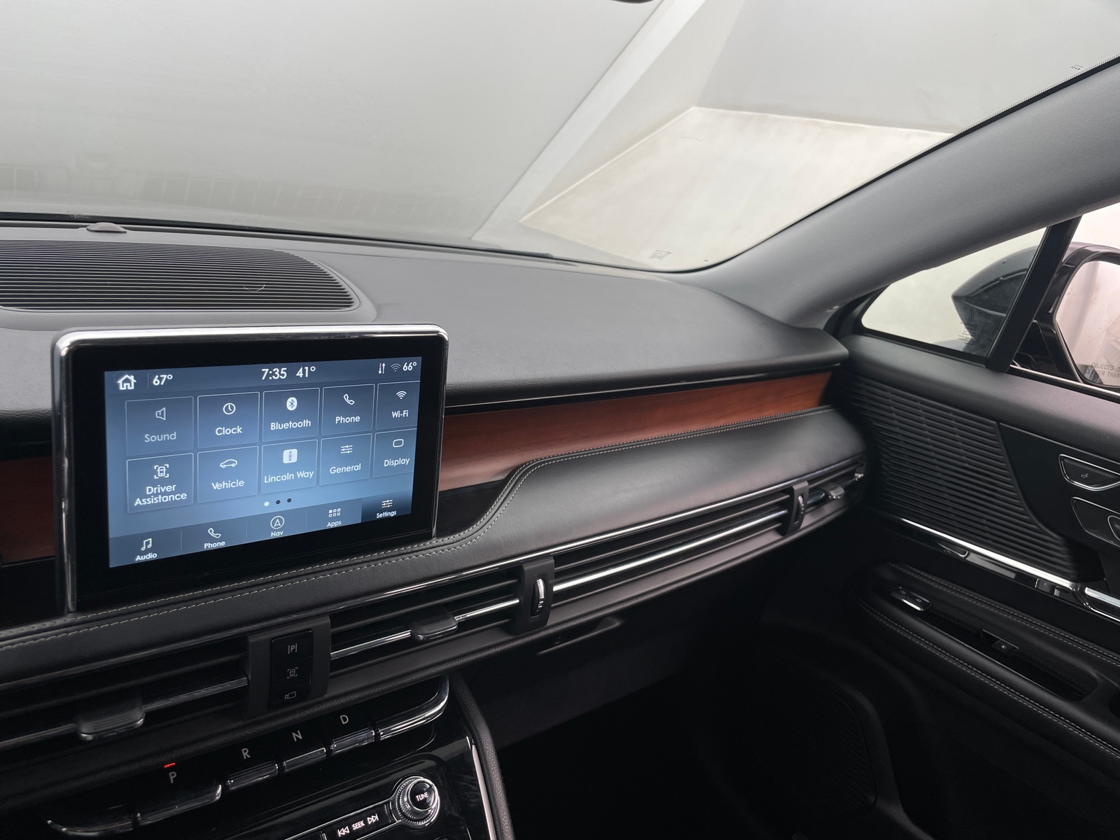 Thumbnail: 2022 Lincoln Corsair - 3