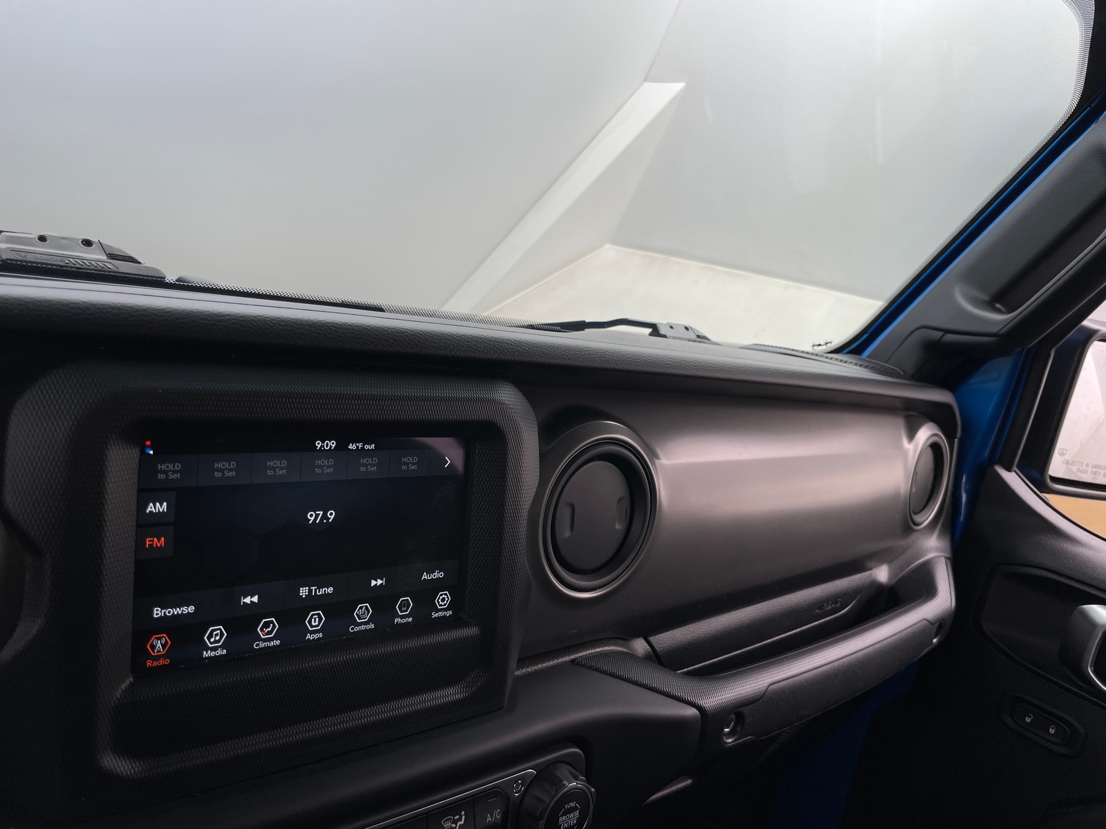 Thumbnail: 2022 Jeep Gladiator - 4