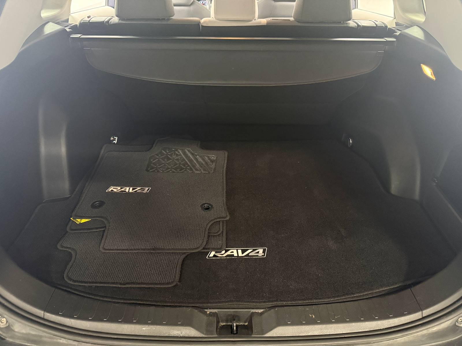 Thumbnail: 2019 Toyota RAV4 - 7