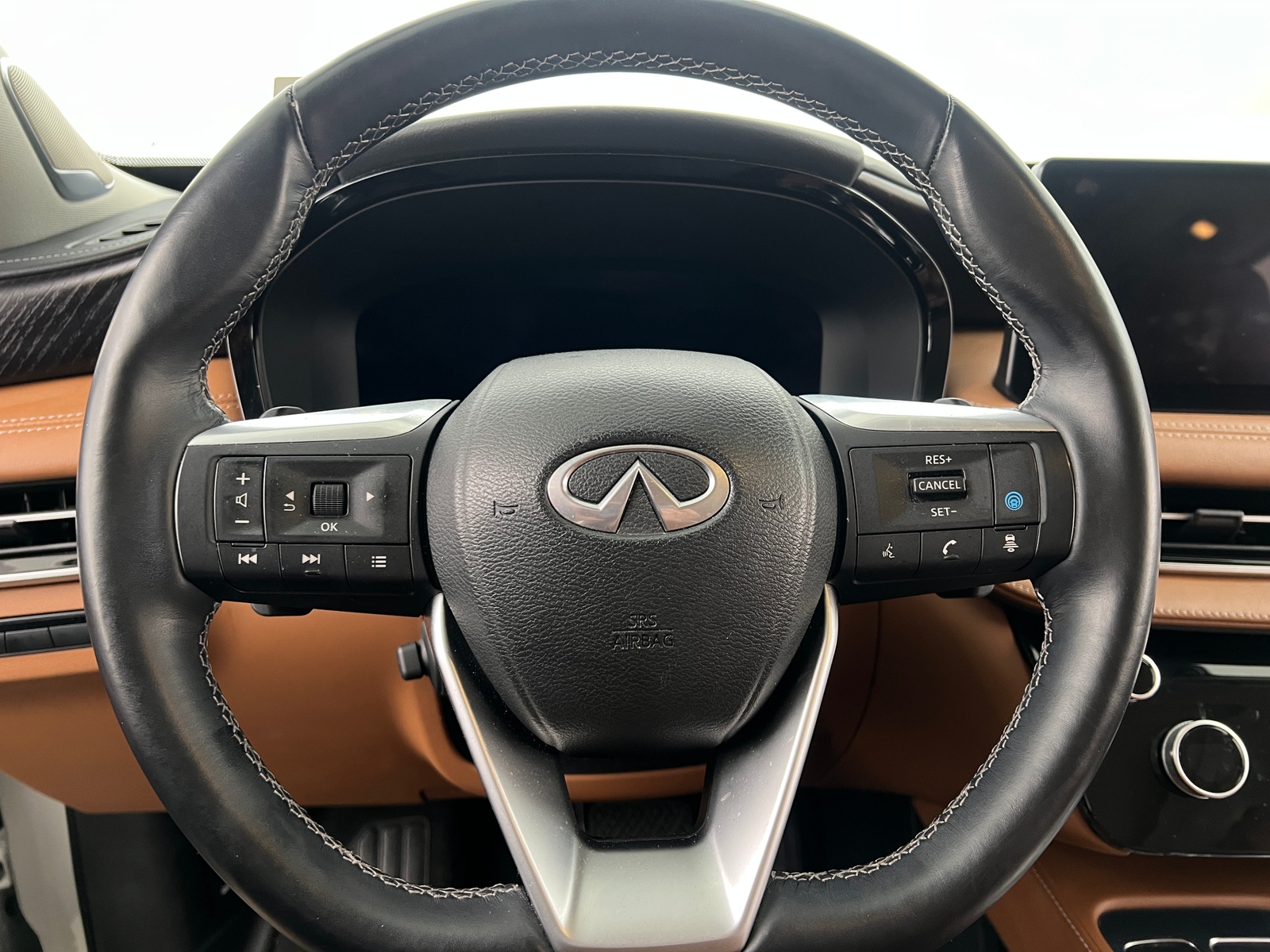 Thumbnail: 2023 INFINITI QX60 - 4