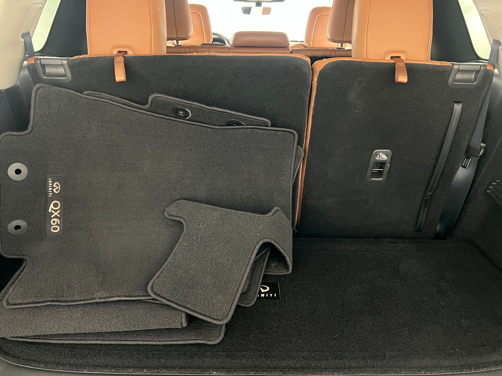 Thumbnail: 2023 INFINITI QX60 - 6