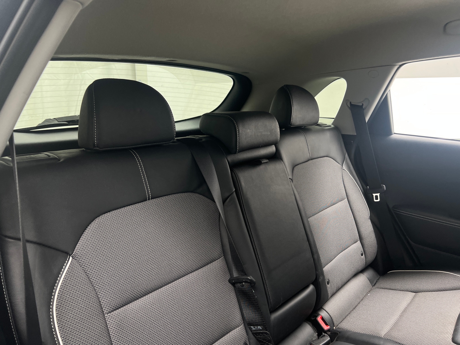 Thumbnail: 2020 Kia Niro - 5