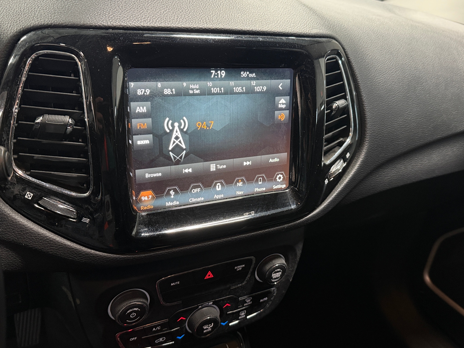 Thumbnail: 2019 Jeep Compass - 4