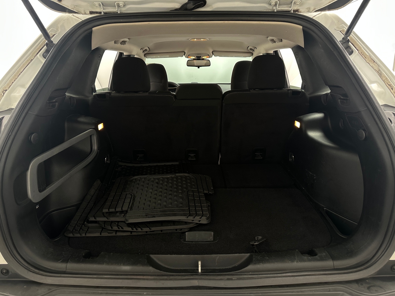 Thumbnail: 2017 Jeep Cherokee - 7