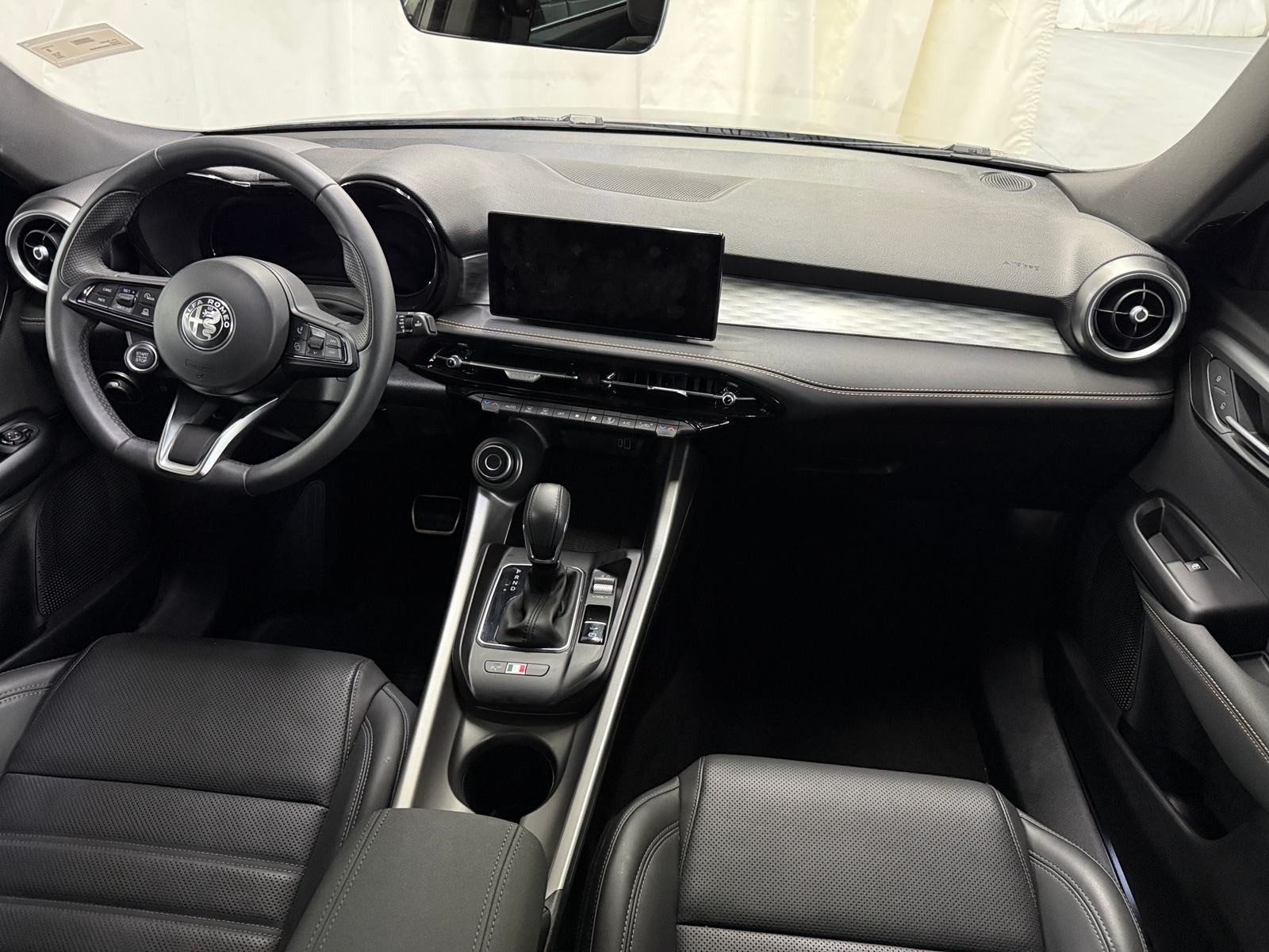 Thumbnail: 2025 Alfa Romeo Tonale - 3