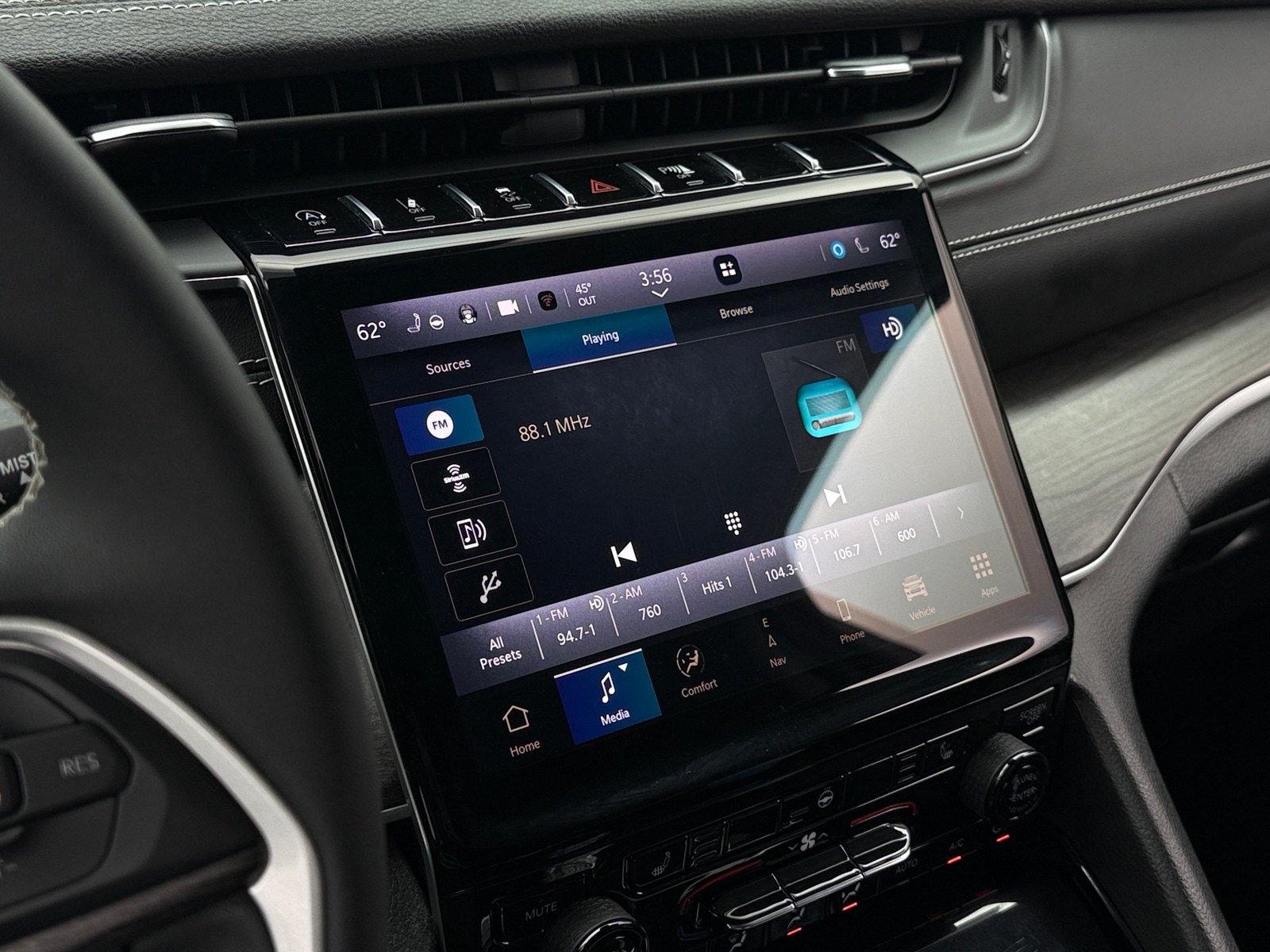 Thumbnail: 2023 Jeep Grand Cherokee - 4