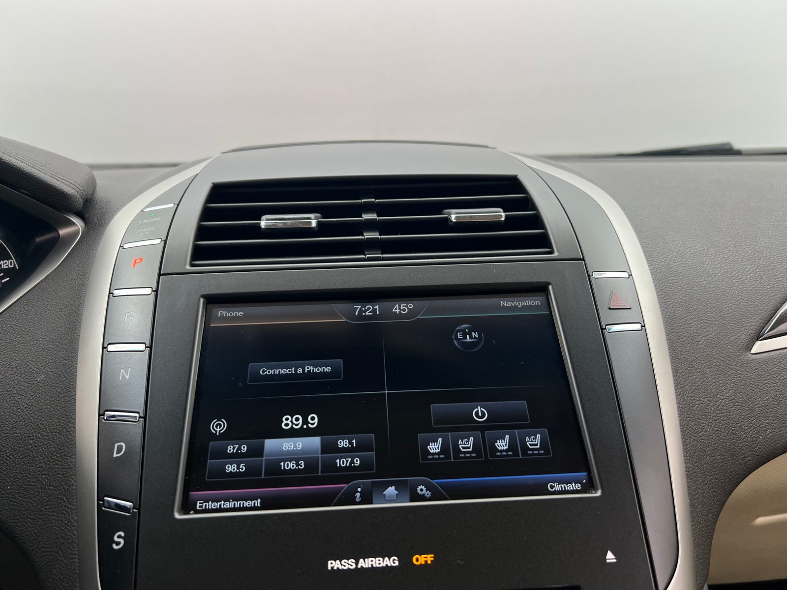 Thumbnail: 2014 Lincoln MKZ - 3