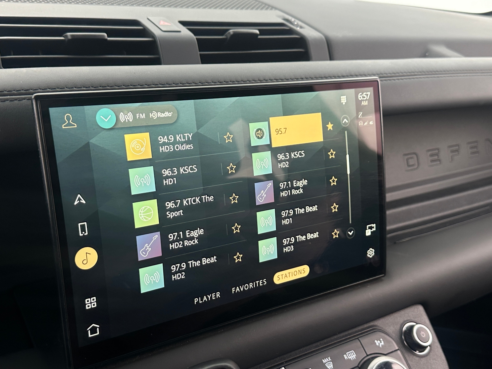 Thumbnail: 2023 Land Rover Defender - 3